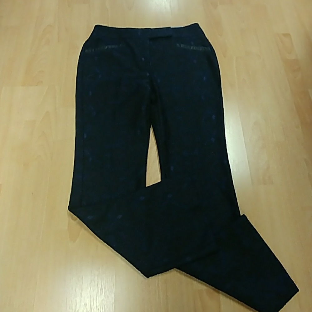 Chico's Black Label Lace Trouser- Size 0
